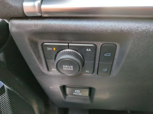 Certified 2025 Ford Expedition Platinum AWD/4WD image 31