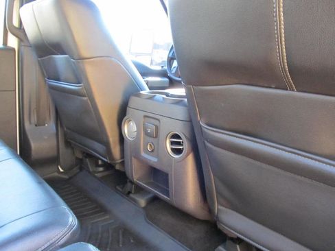 Used 2015 Ford F350 Lariat image 40
