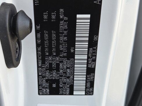 Certified 2025 Toyota Sienna XLE FWD image 31