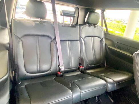 Used 2025 Jeep Wagoneer L Series II AWD/4WD image 27