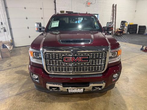 Used 2017 GMC Sierra 2500 Denali w/ Duramax Plus Package AWD/4WD image 2