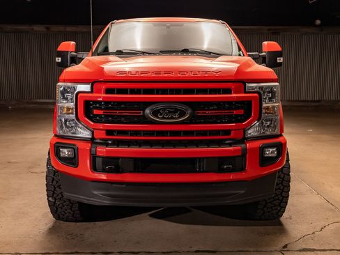 Used 2022 Ford F250 Lariat image 2