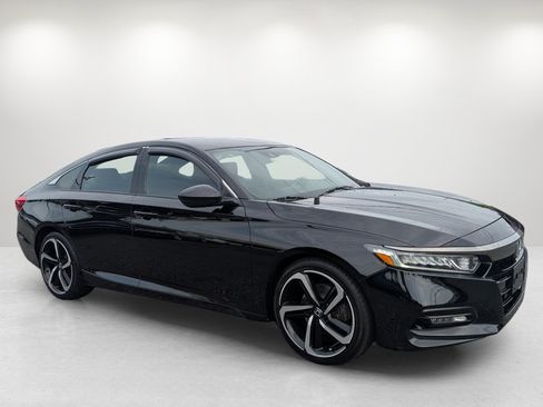 Used 2018 Honda Accord Sport image 3