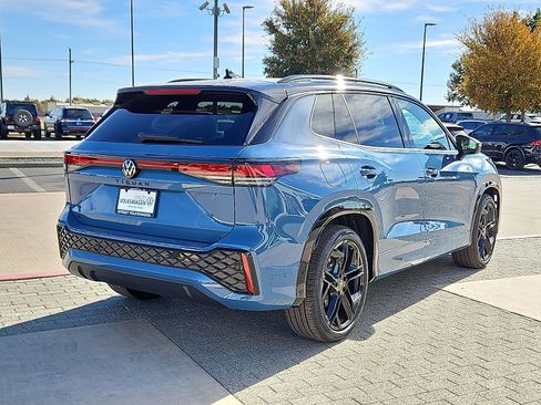 New 2026 Volkswagen Tiguan SE R-Line image 3