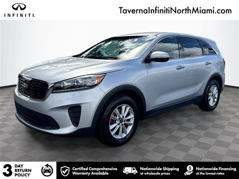Used 2020 Kia Sorento LX image 1
