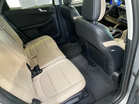 Used 2021 Ford Escape SEL w/ Technology Package AWD/4WD image 18