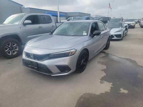 Used 2024 Honda Civic Sport image 1