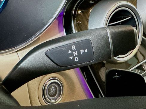 Used 2022 Mercedes-Benz GLC 300 w/ Multimedia Package Lite image 25