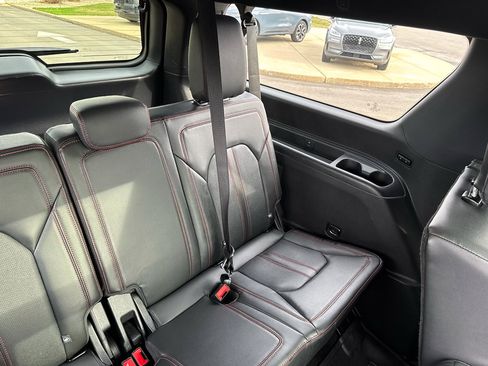 Used 2022 Ford Expedition Max Limited image 20