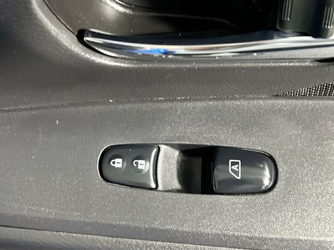 Used 2024 Nissan Kicks SV FWD image 31