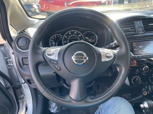 Used 2018 Nissan Versa Note SR image 11