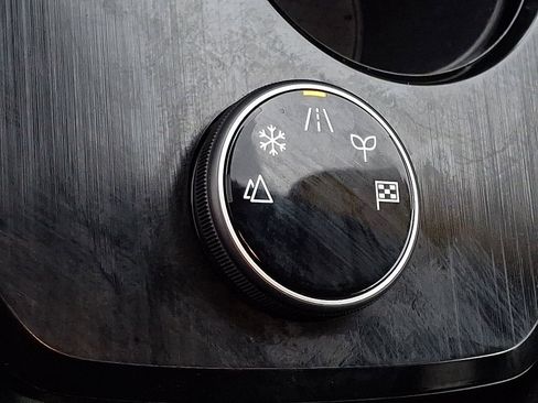 Used 2022 Nissan Rogue SV image 25