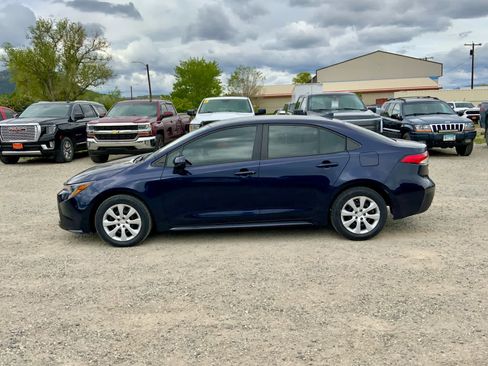 Used 2024 Toyota Corolla LE FWD image 2