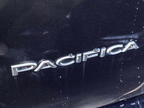 Used 2018 Chrysler Pacifica Touring Plus image 26