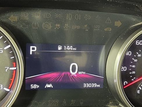 Used 2024 Kia Carnival EX FWD image 16