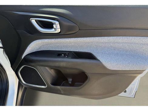 Used 2025 Jeep Compass Sport image 23