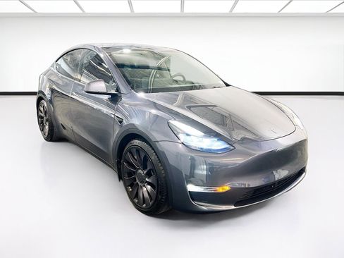 Used 2023 Tesla Model Y Performance image 3