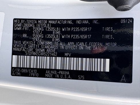 Used 2024 Toyota Sienna XLE image 44