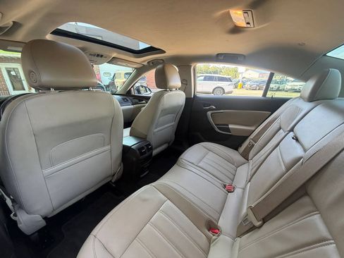 Used 2015 Buick Regal Premium w/ Driver Confidence Package #2 FWD image 17