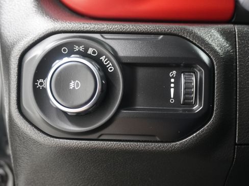 Used 2023 Jeep Wrangler Rubicon w/ Cold Weather Group AWD/4WD image 28