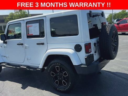 Used 2018 Jeep Wrangler Unlimited Sahara AWD/4WD image 7