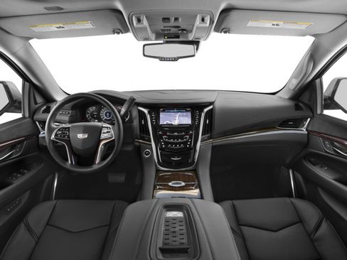 Used 2017 Cadillac Escalade Luxury RWD image 5