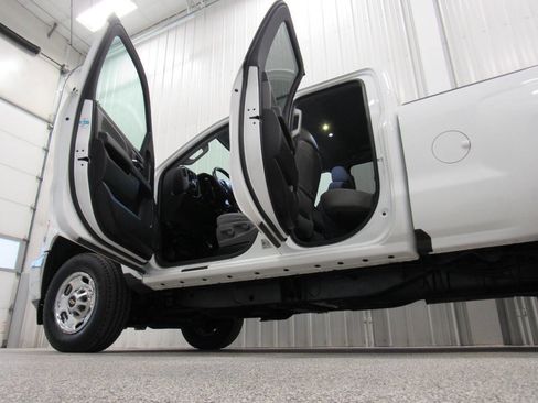 Used 2019 Chevrolet Silverado 2500 W/T image 17