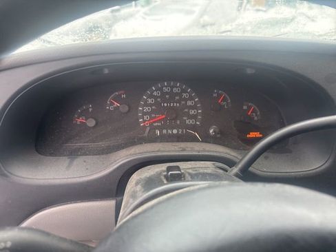 Used 2002 Ford E-150 and Econoline 150 image 29