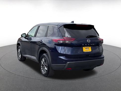 Used 2026 Nissan Rogue SV AWD/4WD image 11