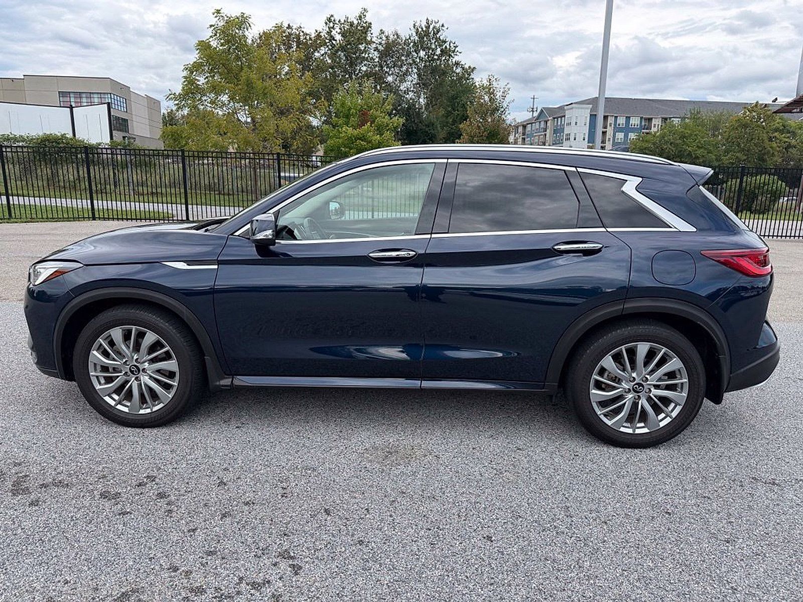 Used 2023 INFINITI QX50 Luxe AWD/4WD image 4