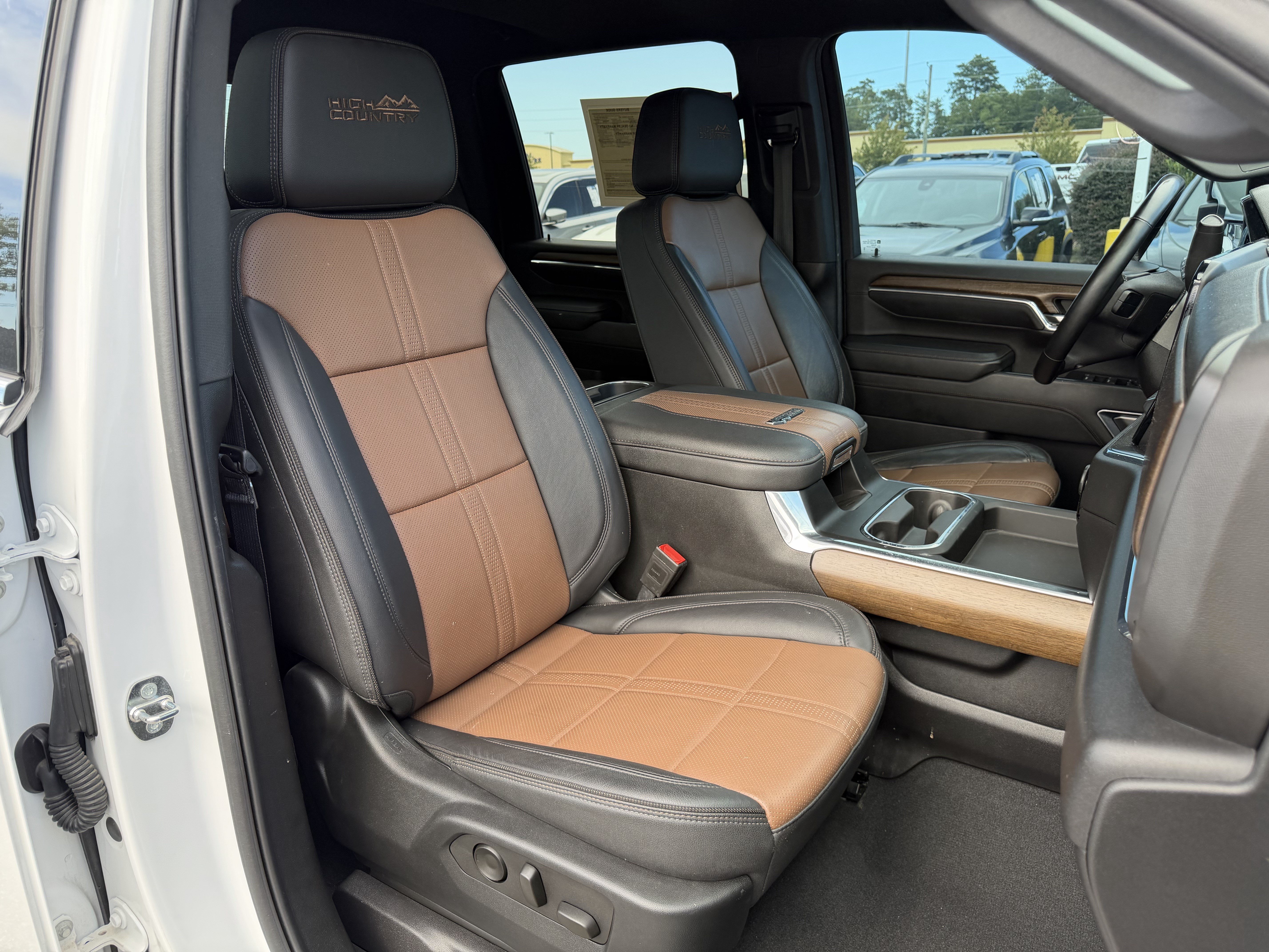 Used 2024 Chevrolet Silverado 2500 High Country w/ High Country Premium Package AWD/4WD image 37