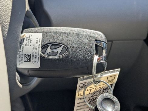 New 2025 Hyundai Elantra SE FWD image 37