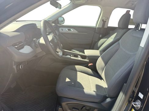 Used 2025 Ford Explorer Active RWD image 10