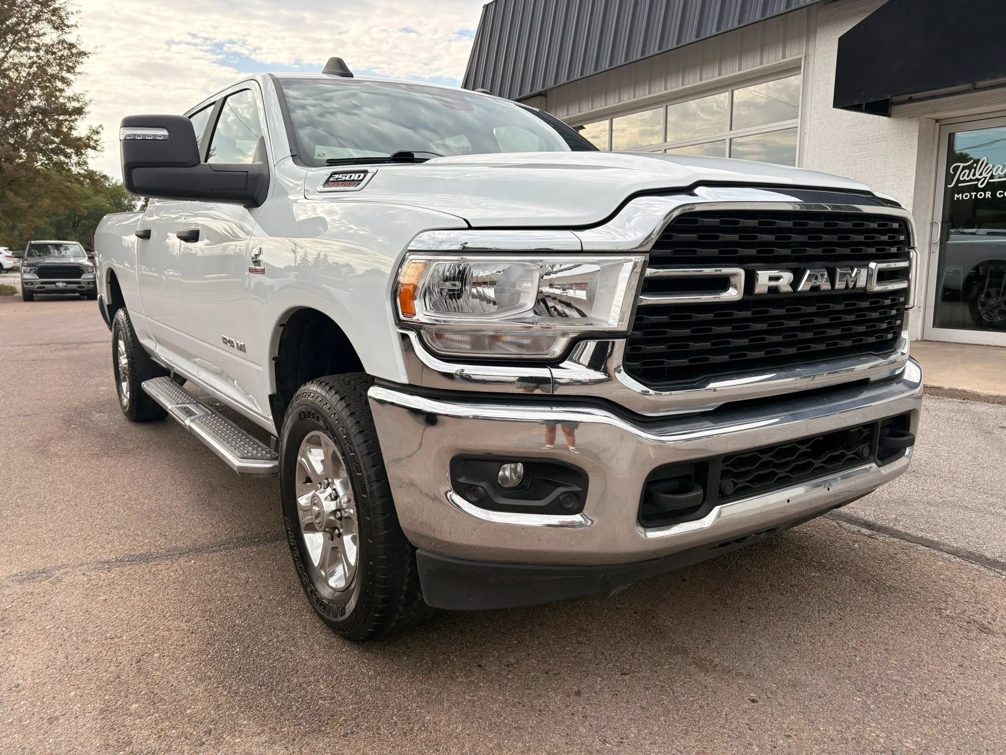 Used 2024 RAM 2500 Big Horn w/ Off Road Package AWD/4WD image 2