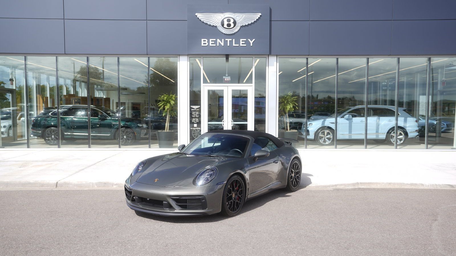 Used 2023 Porsche 911 Carrera GTS RWD image 1