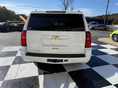 Used 2015 Chevrolet Suburban LT image 5