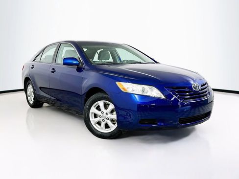 Used 2009 Toyota Camry FWD image 1