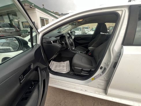 Used 2022 Toyota Corolla LE FWD image 14