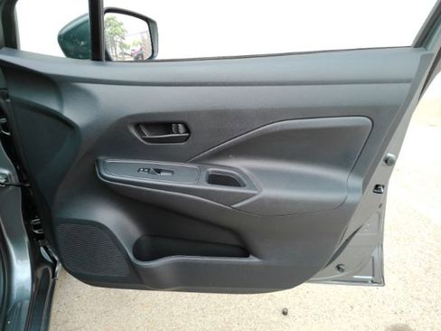 Used 2025 Nissan Versa S FWD image 16