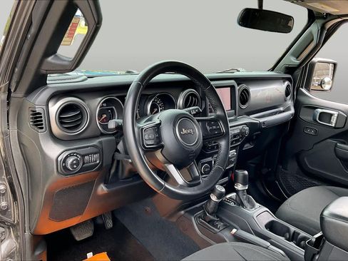 Used 2022 Jeep Gladiator Sport AWD/4WD image 16