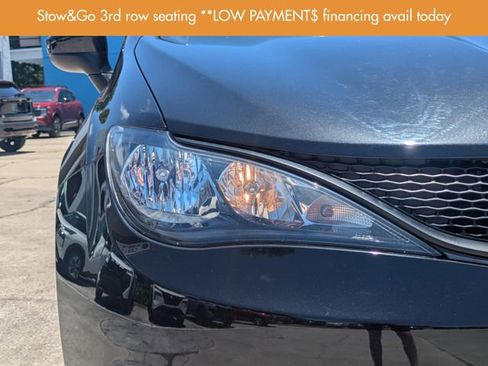 Used 2023 Chrysler Voyager LX FWD image 10