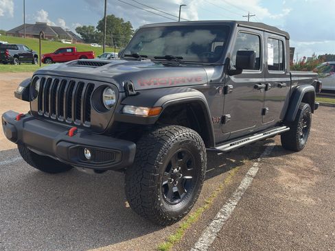 Used 2023 Jeep Gladiator Mojave w/ Trailer Tow Package AWD/4WD image 9