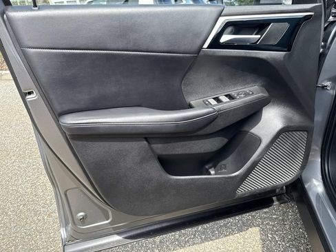 Used 2024 Mitsubishi Outlander SE FWD image 21