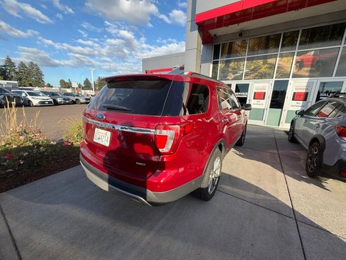 Used 2017 Ford Explorer Limited w/ Equipment Group 303A AWD/4WD image 4