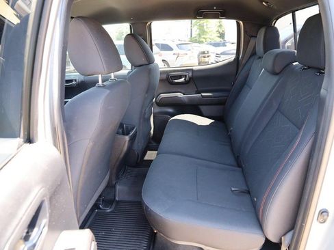 Used 2019 Toyota Tacoma TRD Sport w/ Technology Package AWD/4WD image 9