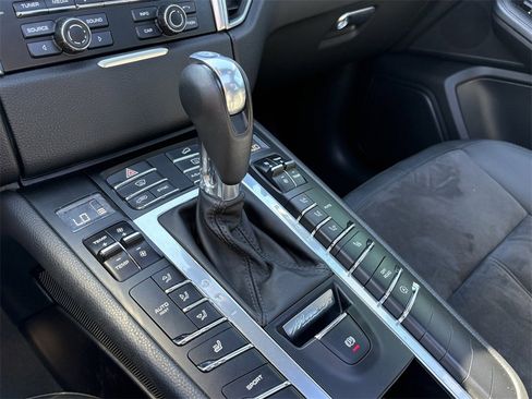 Used 2016 Porsche Macan S image 20
