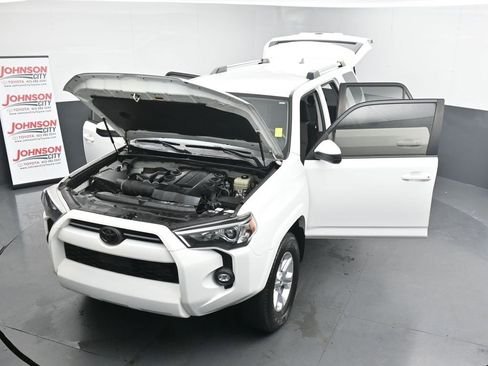 Used 2021 Toyota 4Runner SR5 image 33