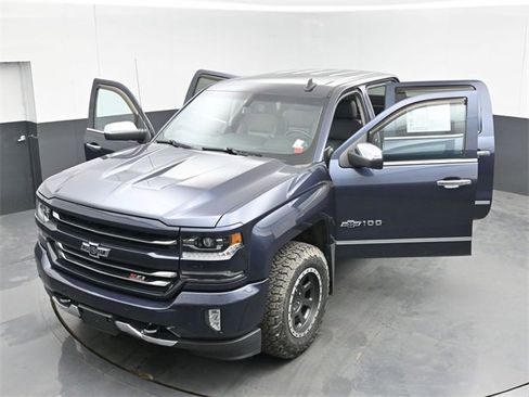 Used 2018 Chevrolet Silverado 1500 LTZ Z71 w/ Centennial Edition image 48