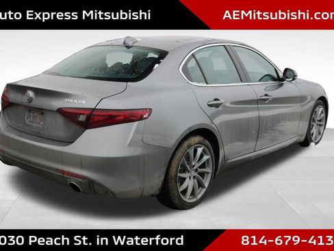 Used 2017 Alfa Romeo Giulia AWD image 3