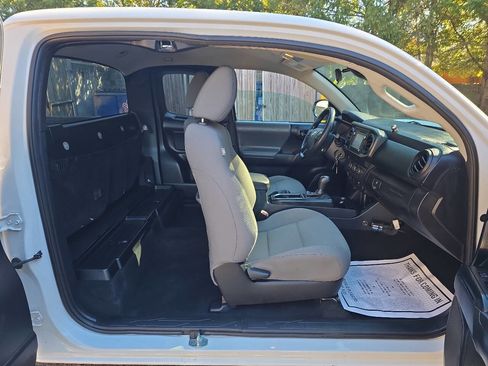 Used 2019 Toyota Tacoma SR image 44